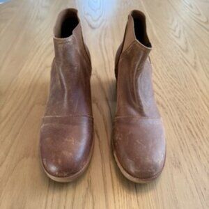 NWOT Sorel Cate Chelsea Boot